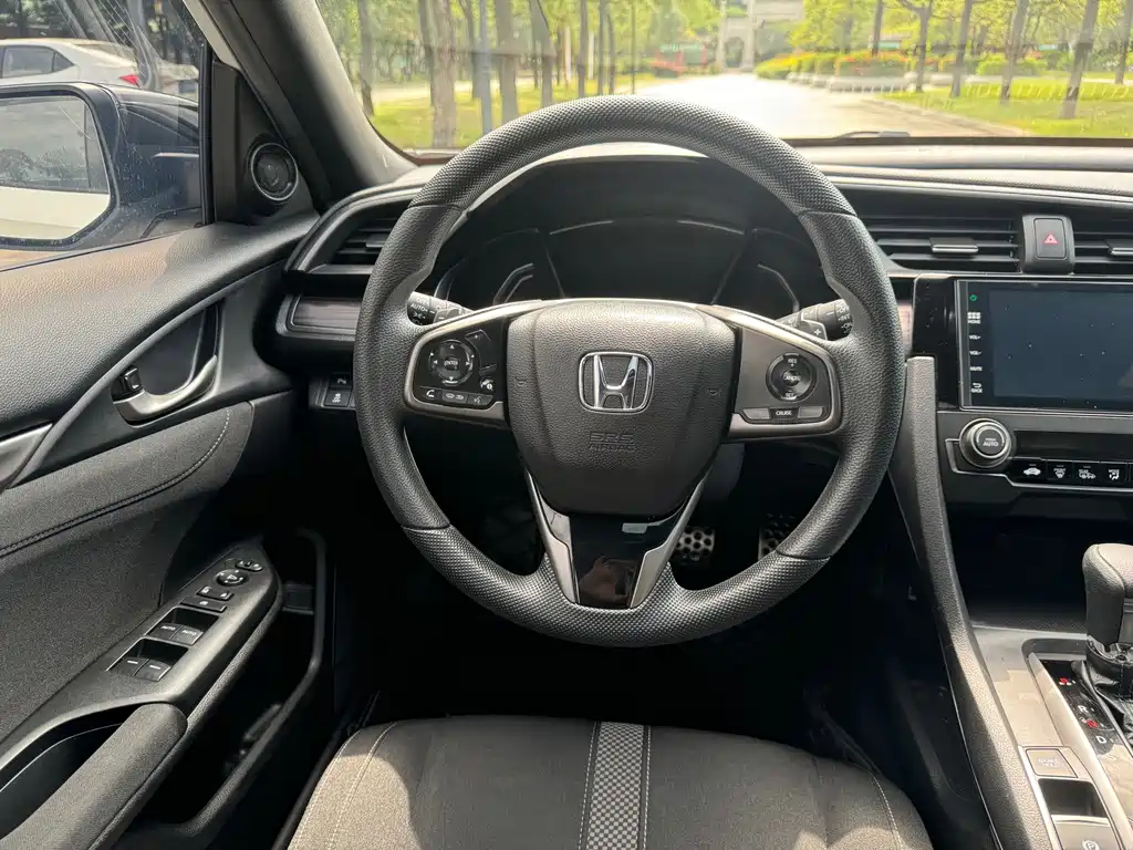 Honda Civic — миниатюра 10