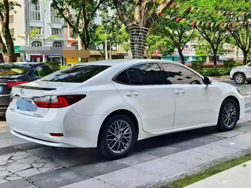 Lexus ES — миниатюра 3