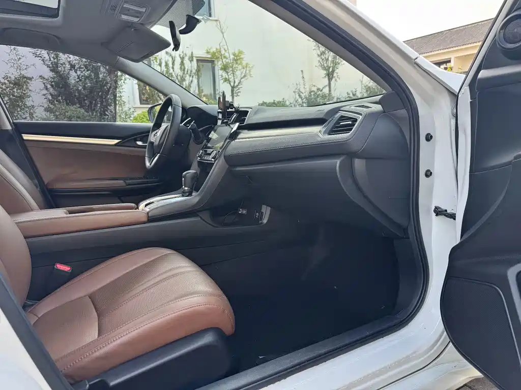 Honda Civic — миниатюра 6