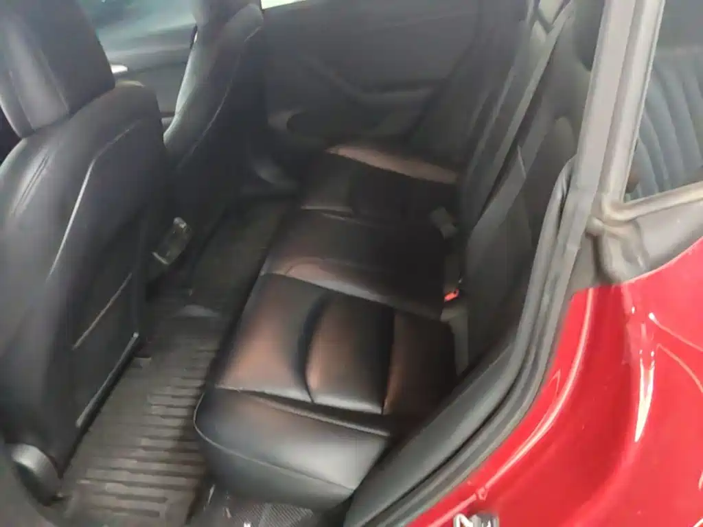 Tesla Model 3 — миниатюра 17