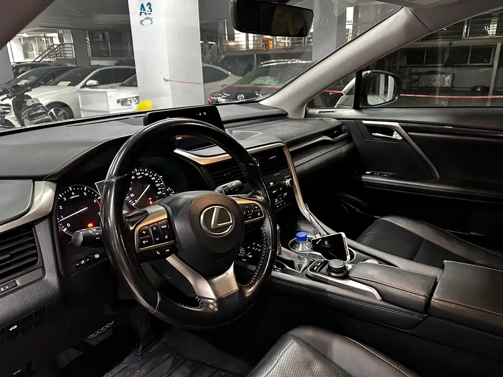 Lexus RX — миниатюра 9