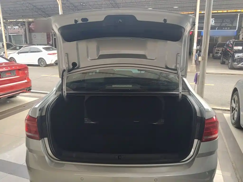 Volkswagen Lavida — миниатюра 19