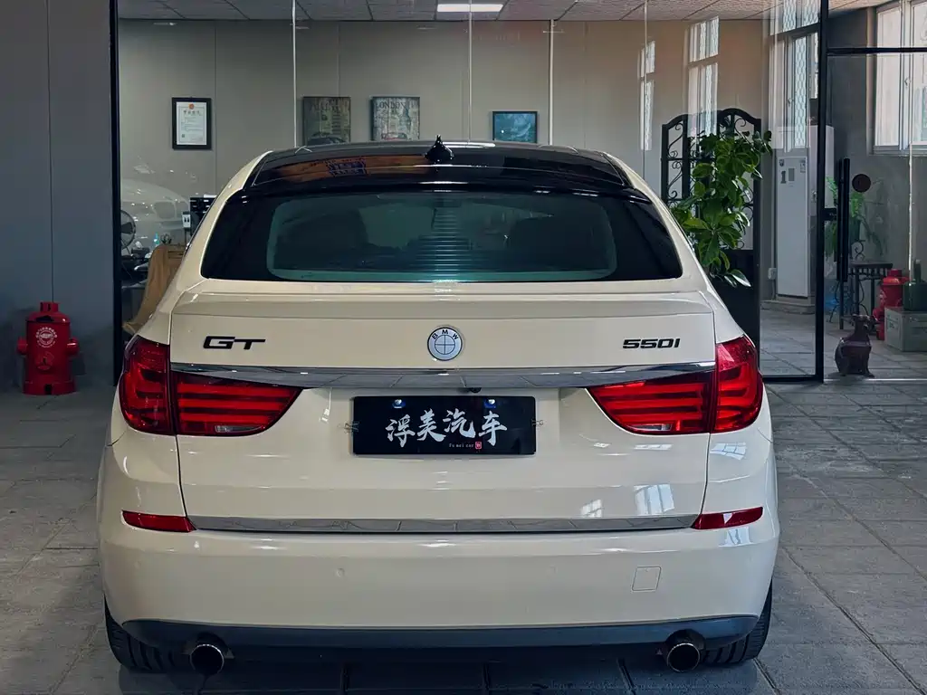 BMW 5 Series GT — миниатюра 5