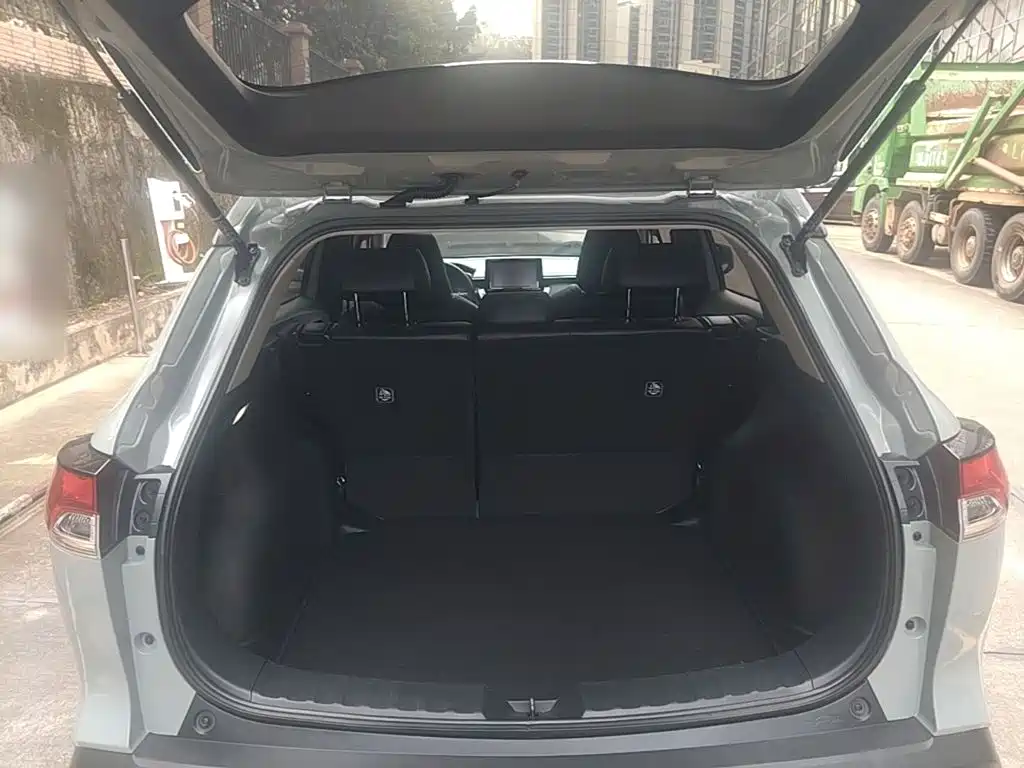 Toyota Corolla Cross — миниатюра 19