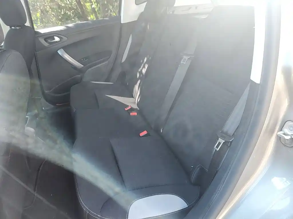 Peugeot 2008 — миниатюра 17