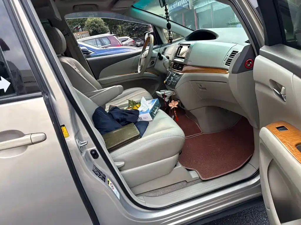 Toyota Previa — миниатюра 9