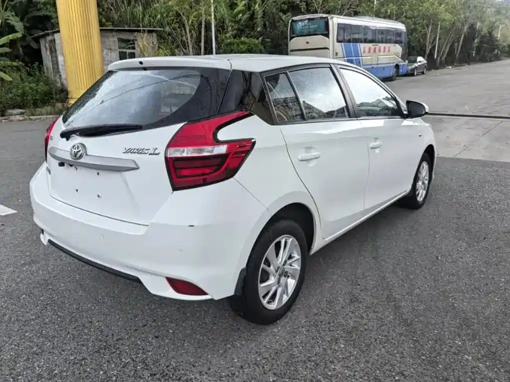 Toyota Yaris L — миниатюра 6