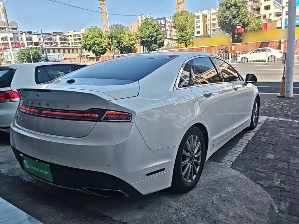 Lincoln MKZ — миниатюра 7