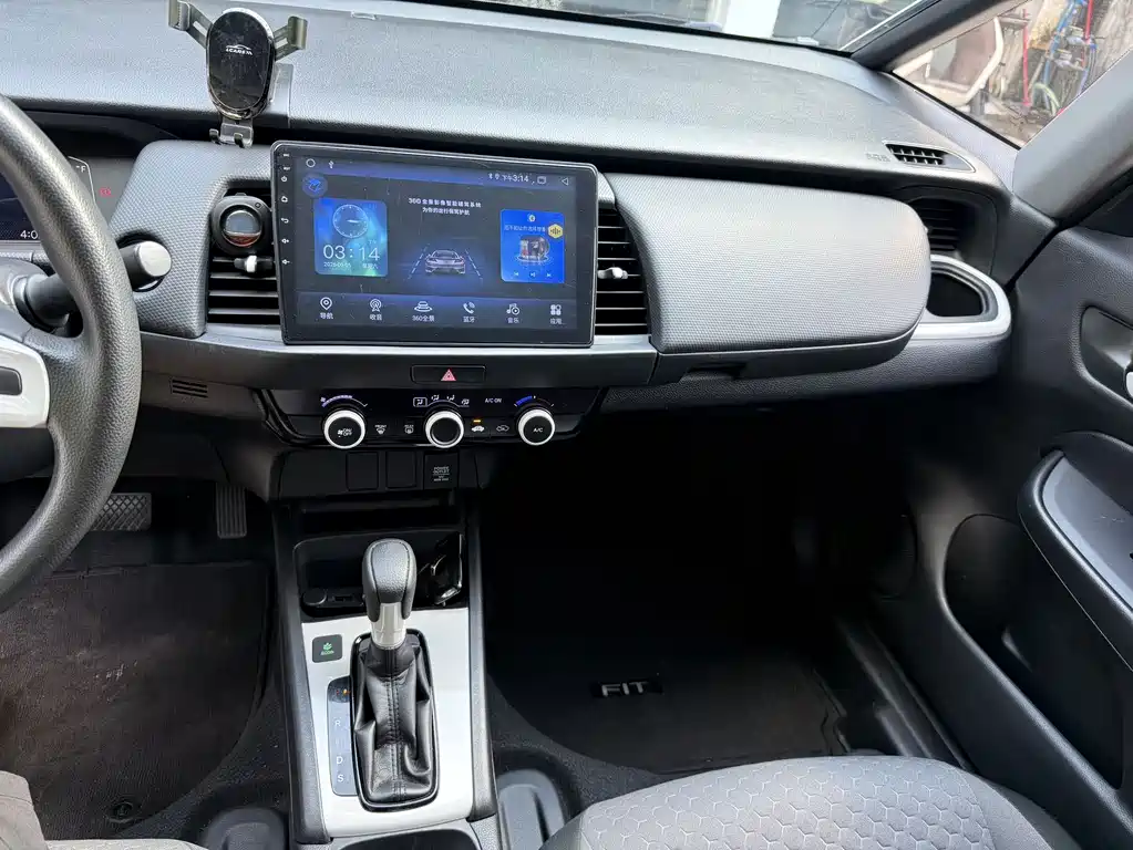 Honda Fit — миниатюра 6