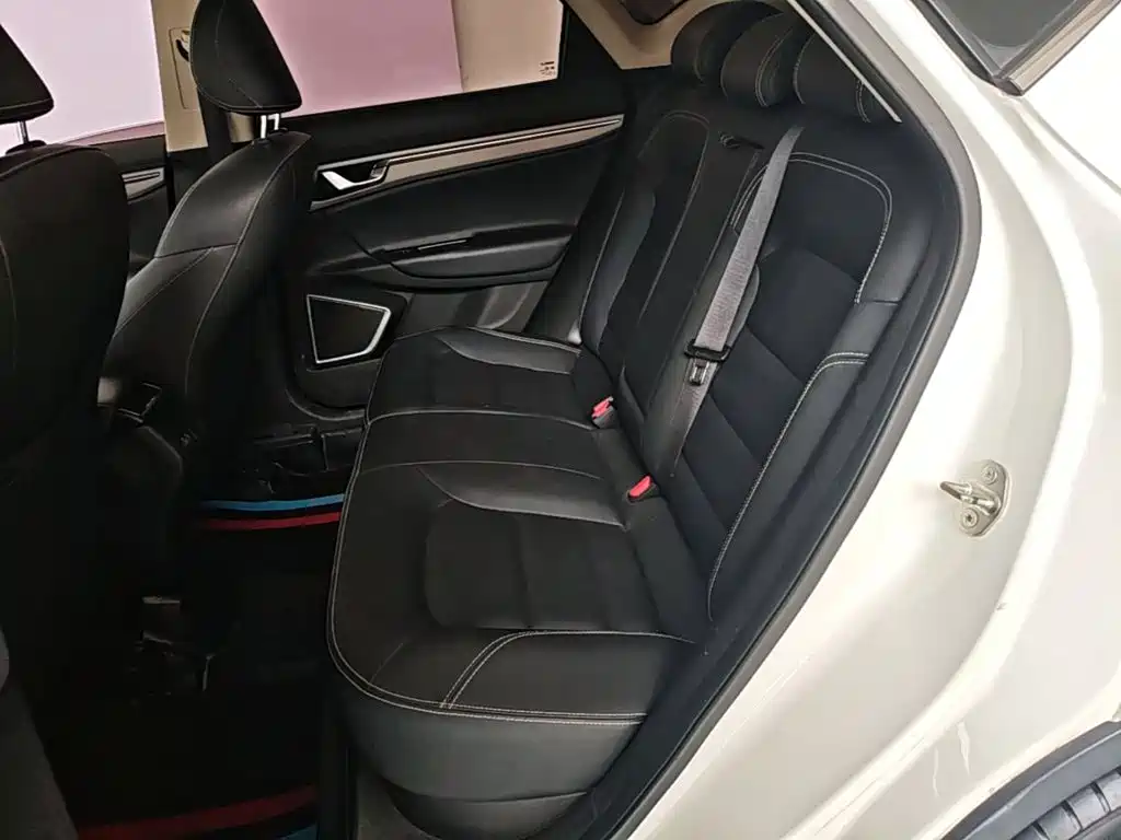 Geely Emgrand GS — миниатюра 17