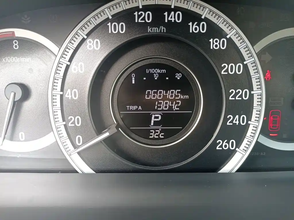 Honda Accord — миниатюра 13