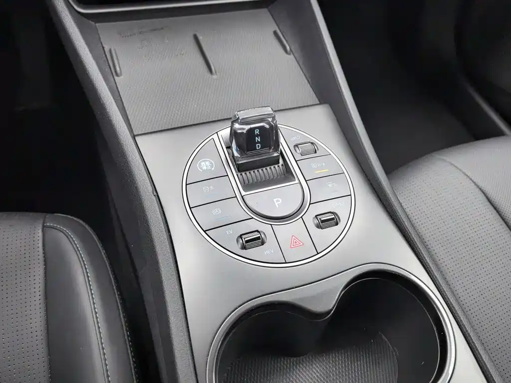 BYD Seal 05 DM-i — миниатюра 13