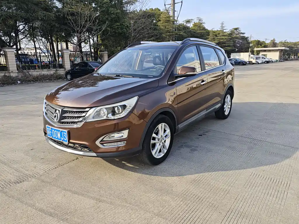 Купить Baojun 560