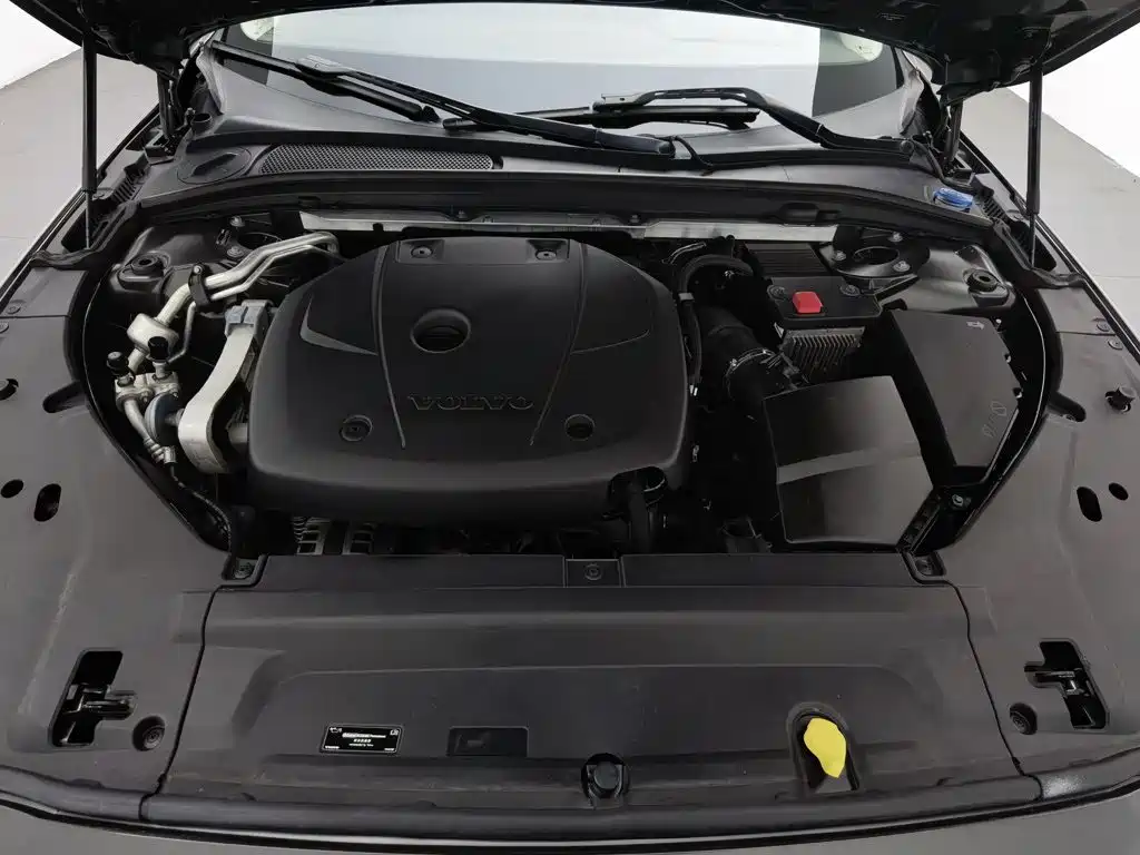 Volvo S90 2019 T4