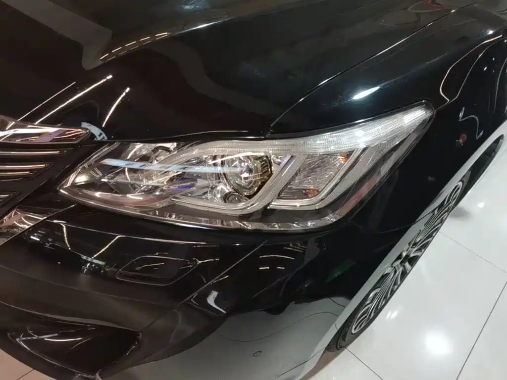 Toyota Crown — миниатюра 24