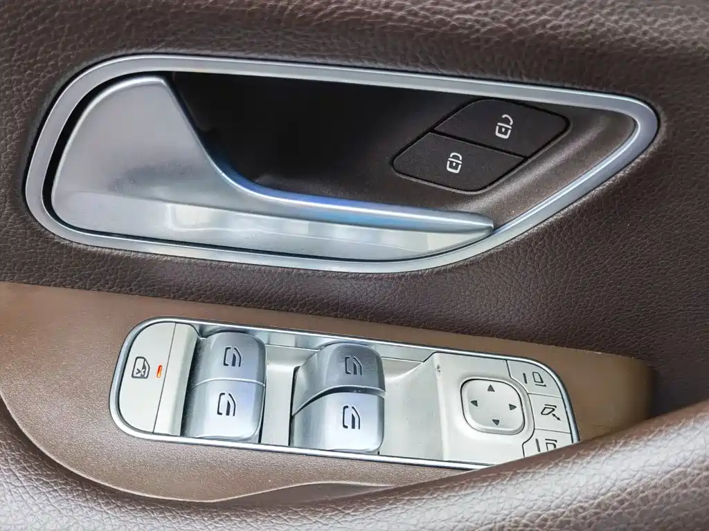 Mercedes-Benz GLE (Import) — миниатюра 38