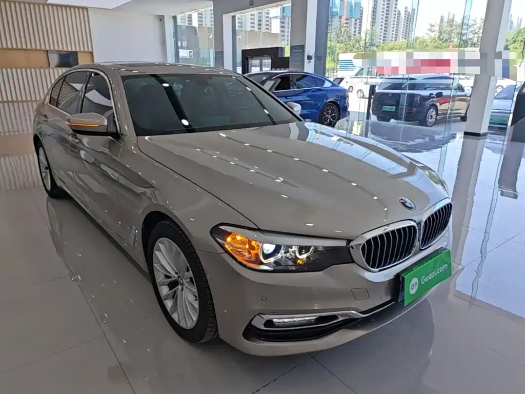 BMW 5 Series — миниатюра 4