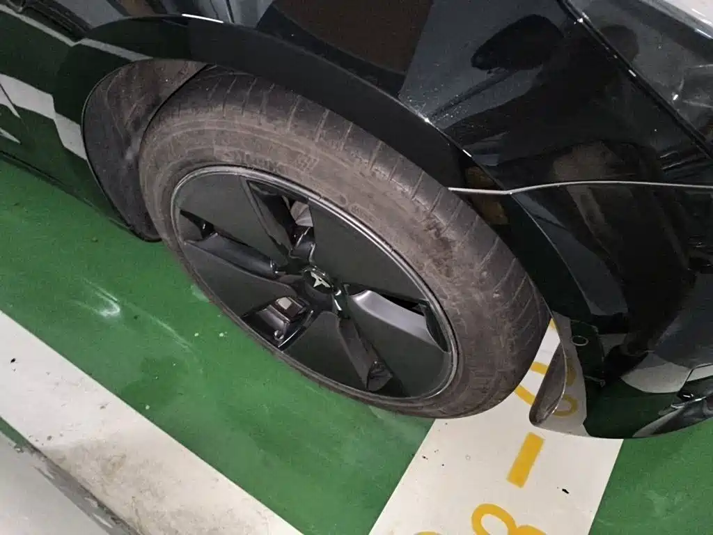 Tesla Model 3 — миниатюра 8