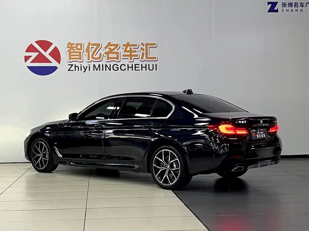 BMW 5 Series — миниатюра 12