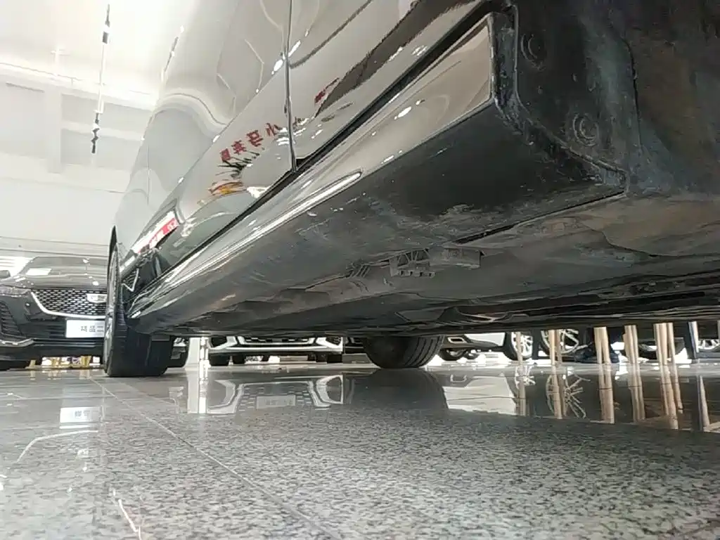 Mercedes-Benz E-Class — миниатюра 21