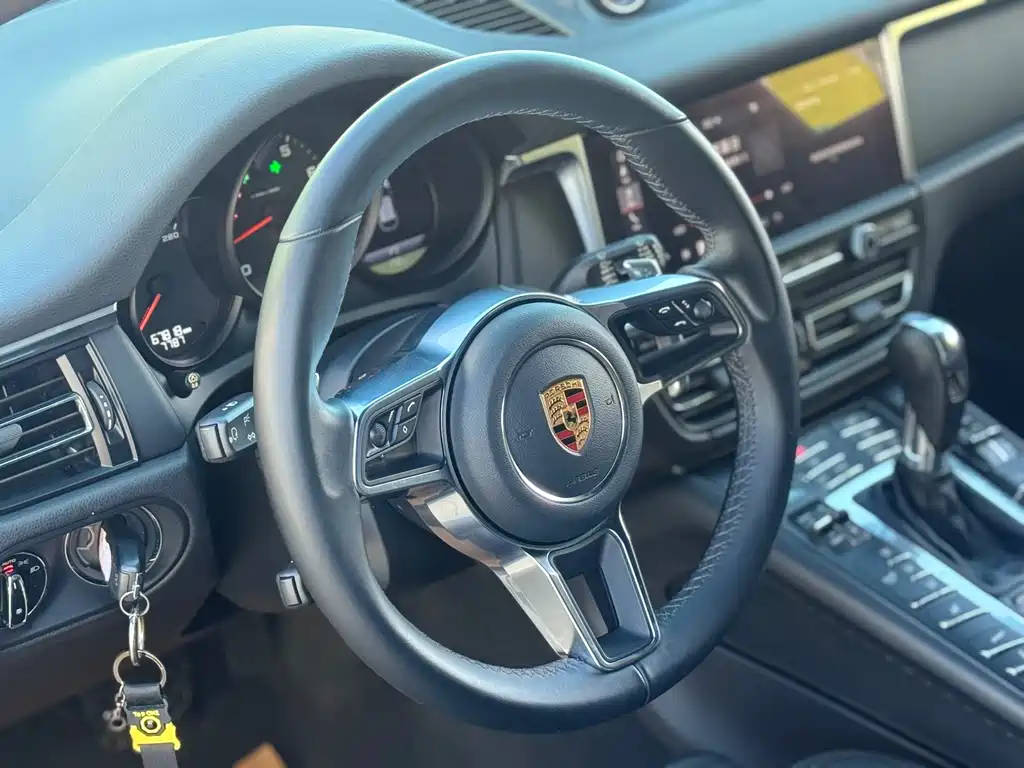 Porsche Macan — миниатюра 22