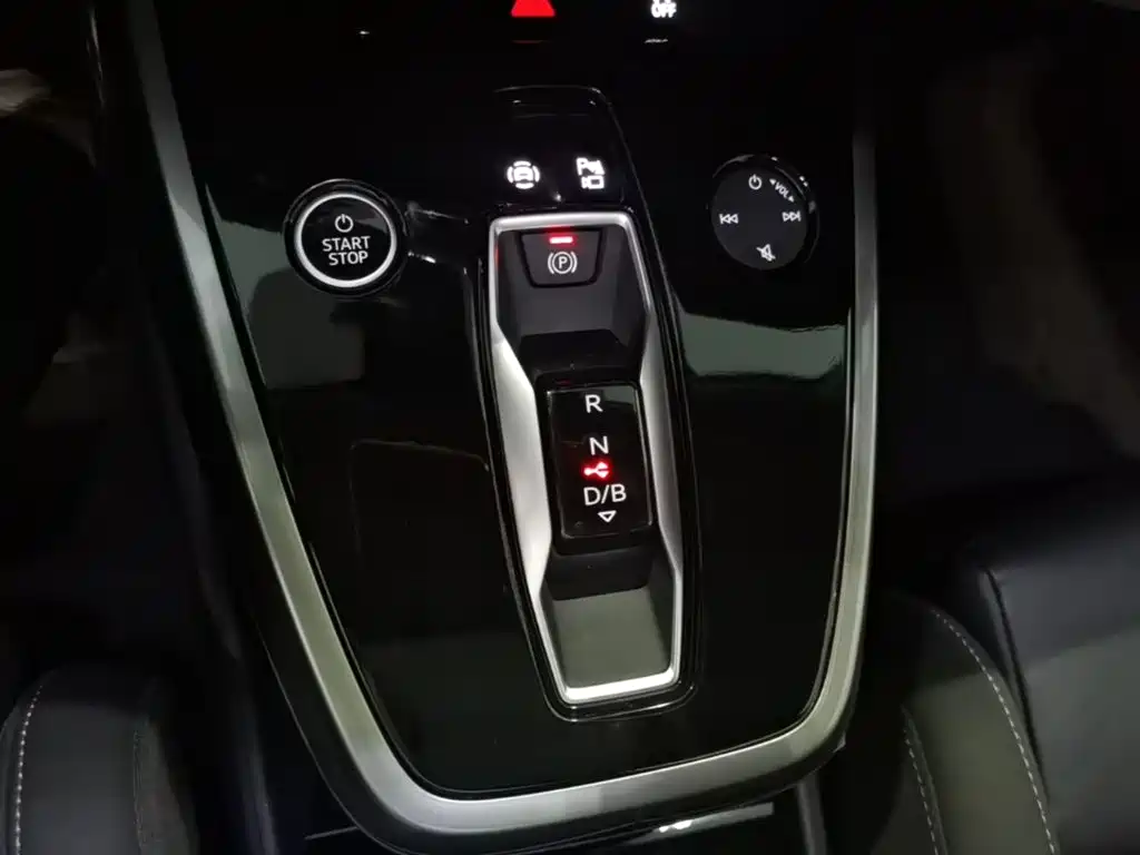 Audi Q4 e-tron — миниатюра 19