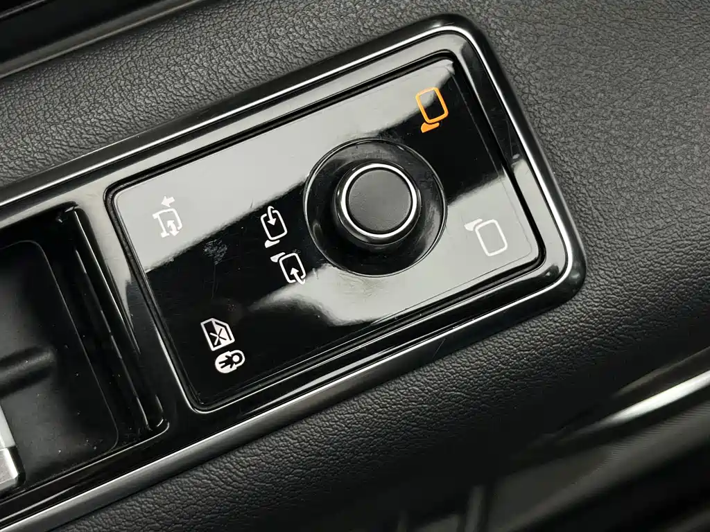 Land Rover Range Rover — миниатюра 23