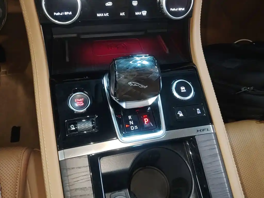 Jaguar XFL — миниатюра 13