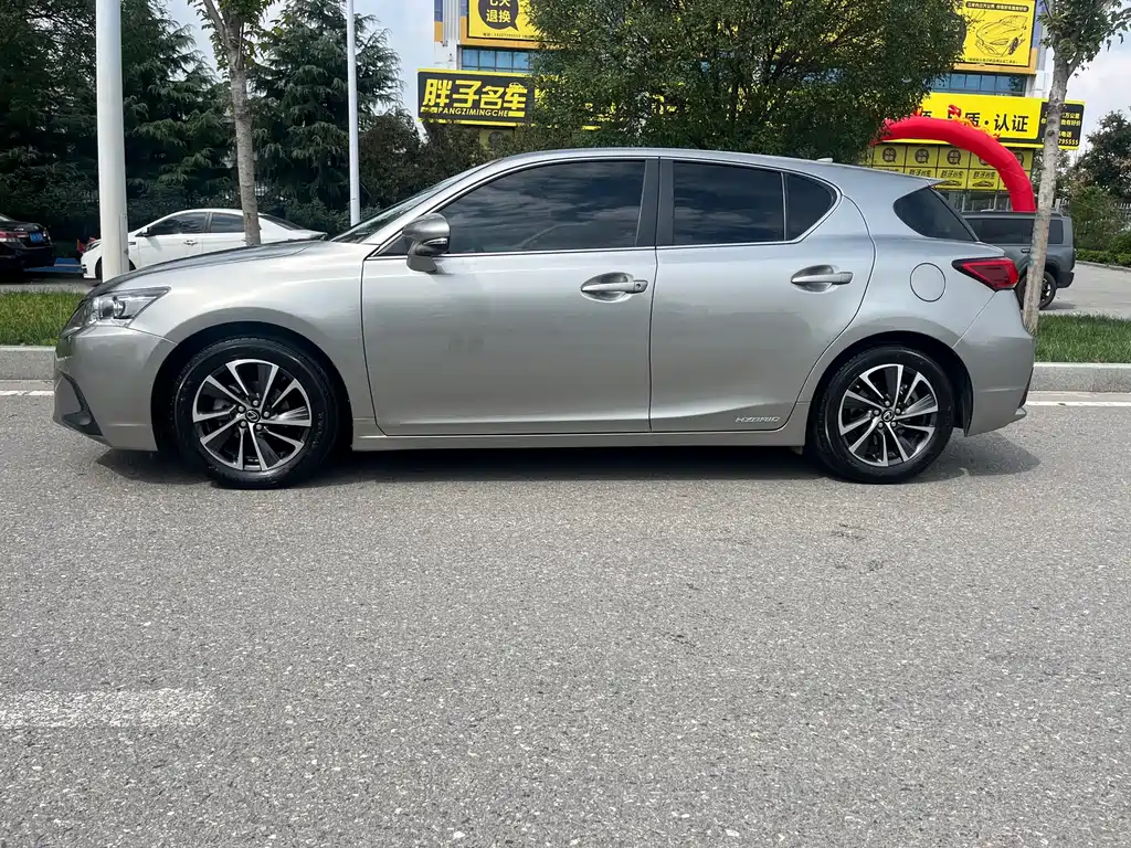 Lexus CT — миниатюра 16