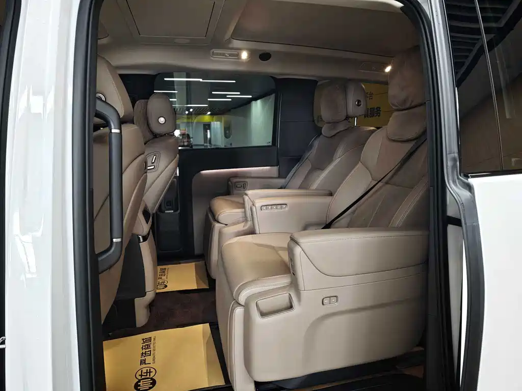 Li Auto Li MEGA — миниатюра 10