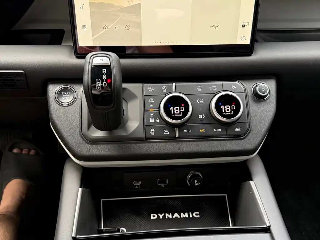 Land Rover Defender — миниатюра 16