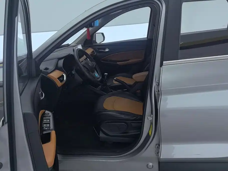 Wuling Hongguang S3 — миниатюра 9