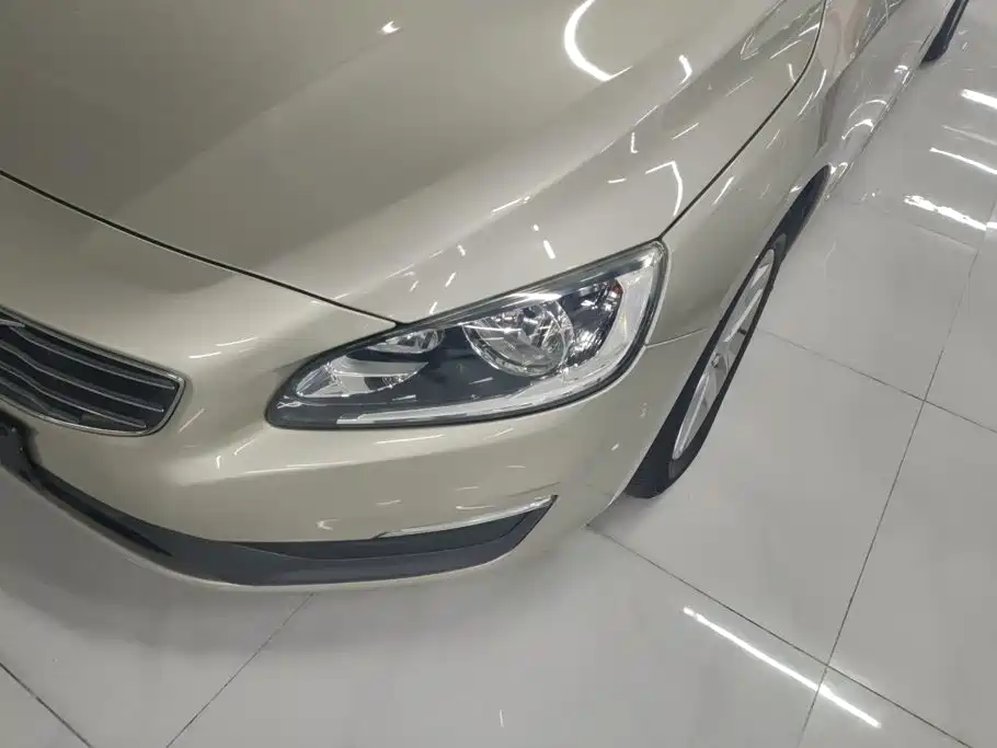 Volvo S60 — миниатюра 5