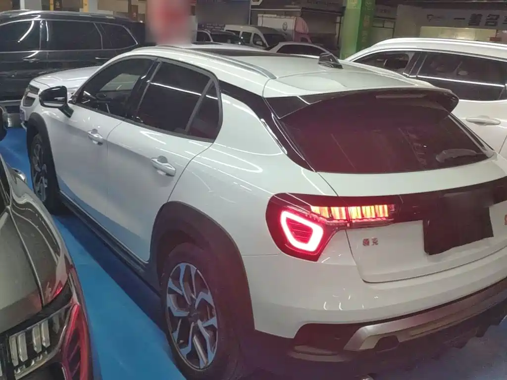 Lynk & Co 02 — миниатюра 5