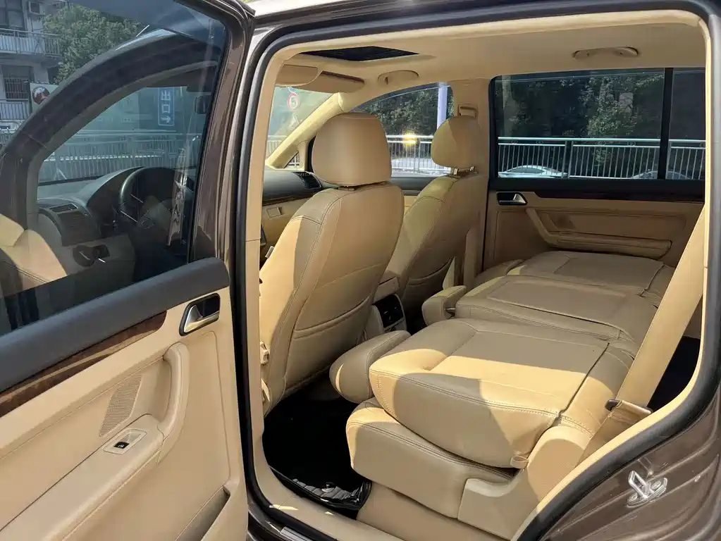 Volkswagen Touran — миниатюра 8