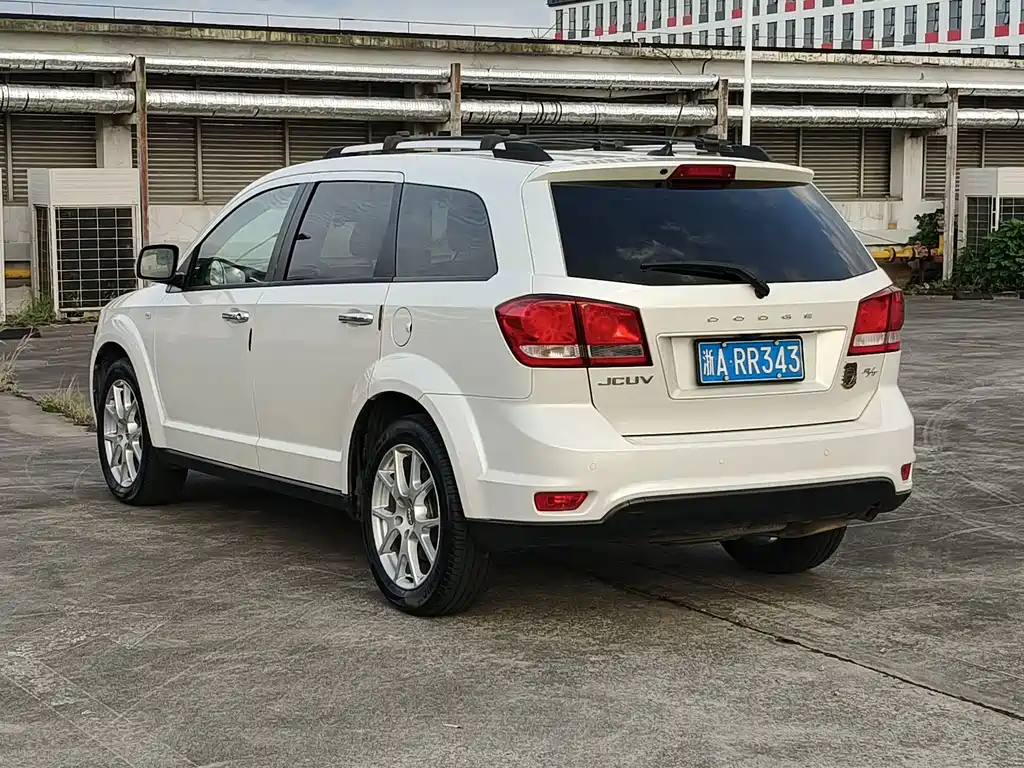 Dodge Journey — миниатюра 7