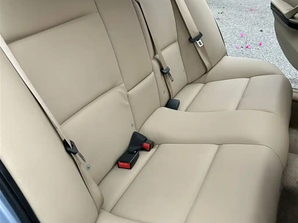 BMW 3 Series 3 2012 318i Lead