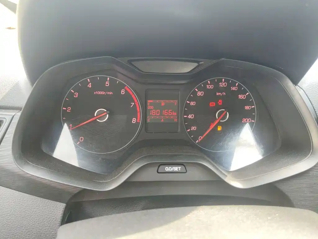 Baojun 310W — миниатюра 13