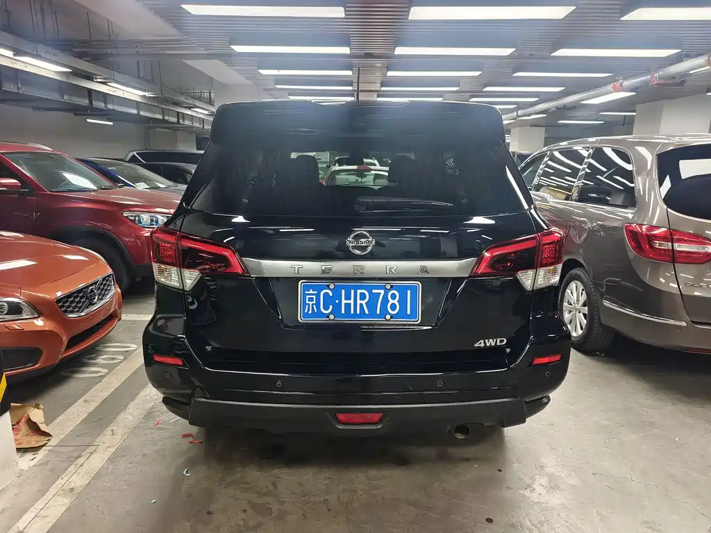 Nissan Terra — миниатюра 8