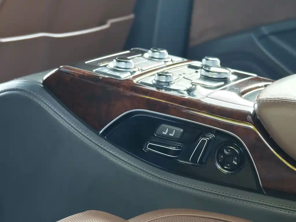 Audi A8 — миниатюра 14
