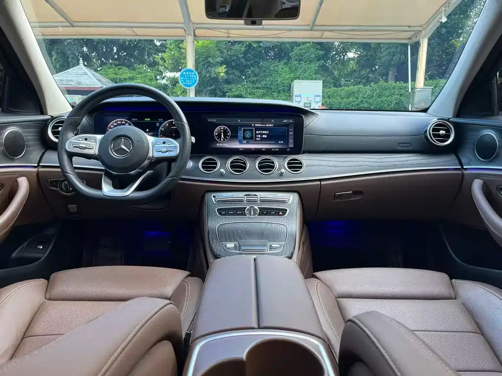 Mercedes-Benz E-Class — миниатюра 5