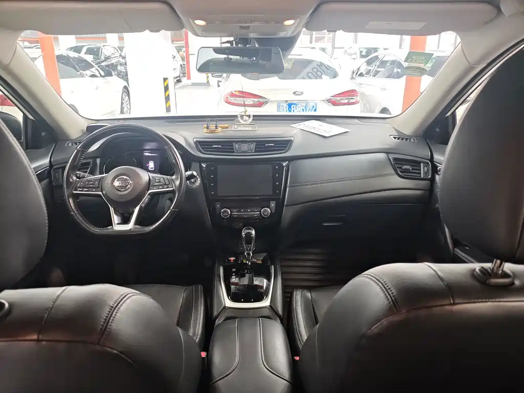 Nissan X-Trail — миниатюра 4