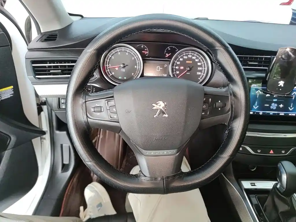 Peugeot 408 — миниатюра 11