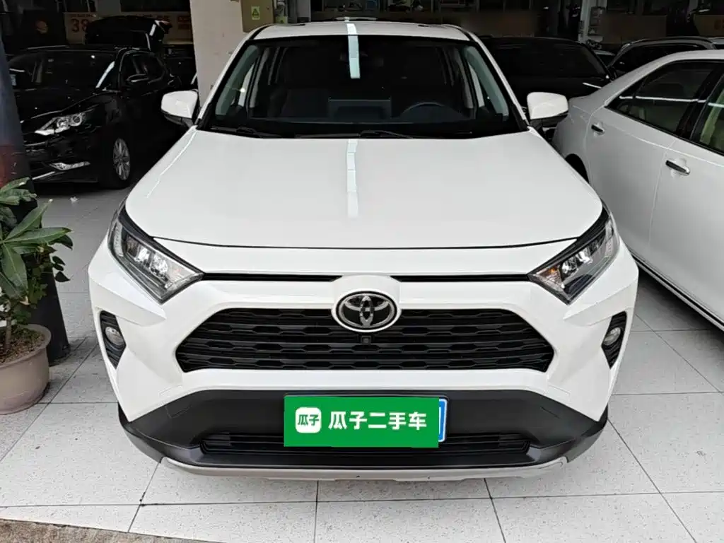 Toyota RAV4 — миниатюра 3