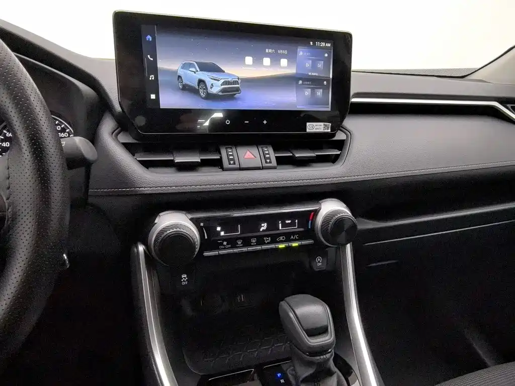 Toyota RAV4 — миниатюра 12