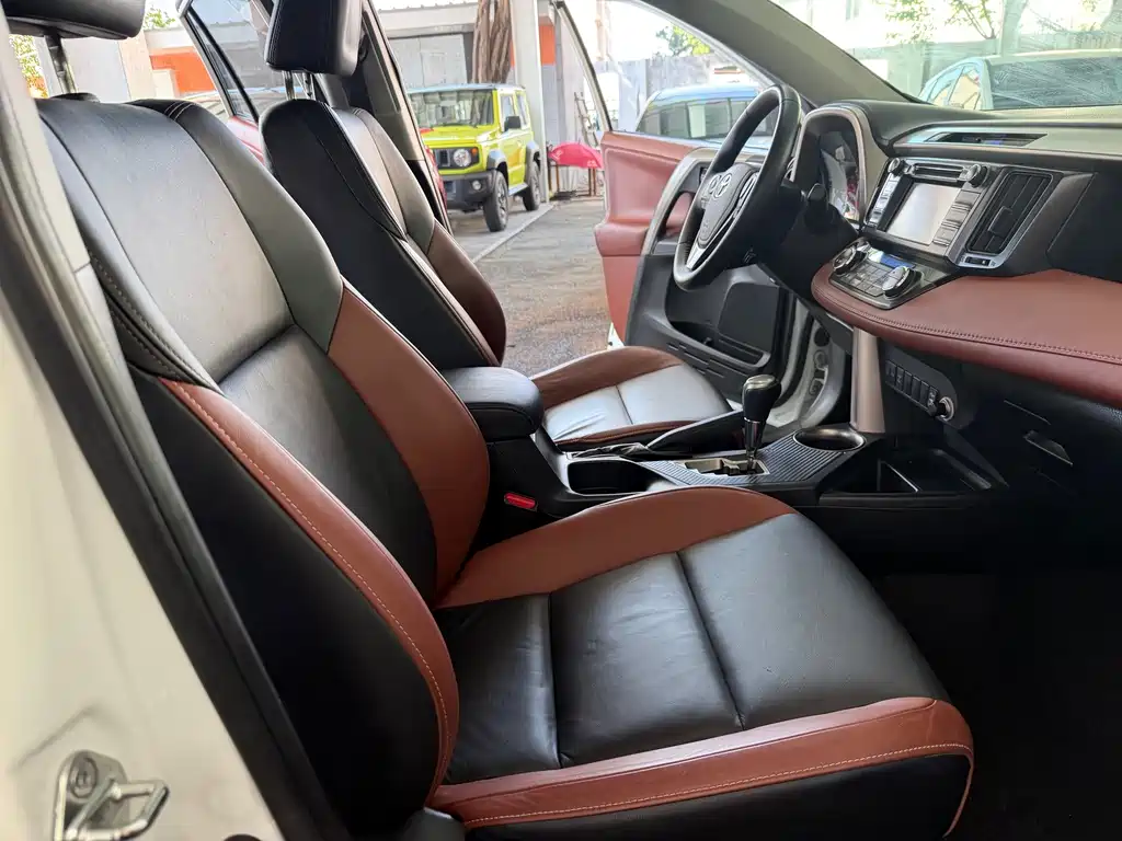 Toyota RAV4 — миниатюра 14