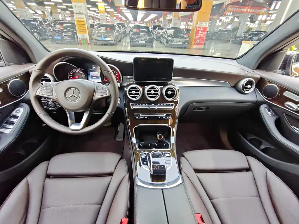 Mercedes-Benz GLC 2016 GLC 260 4MATIC Luxury