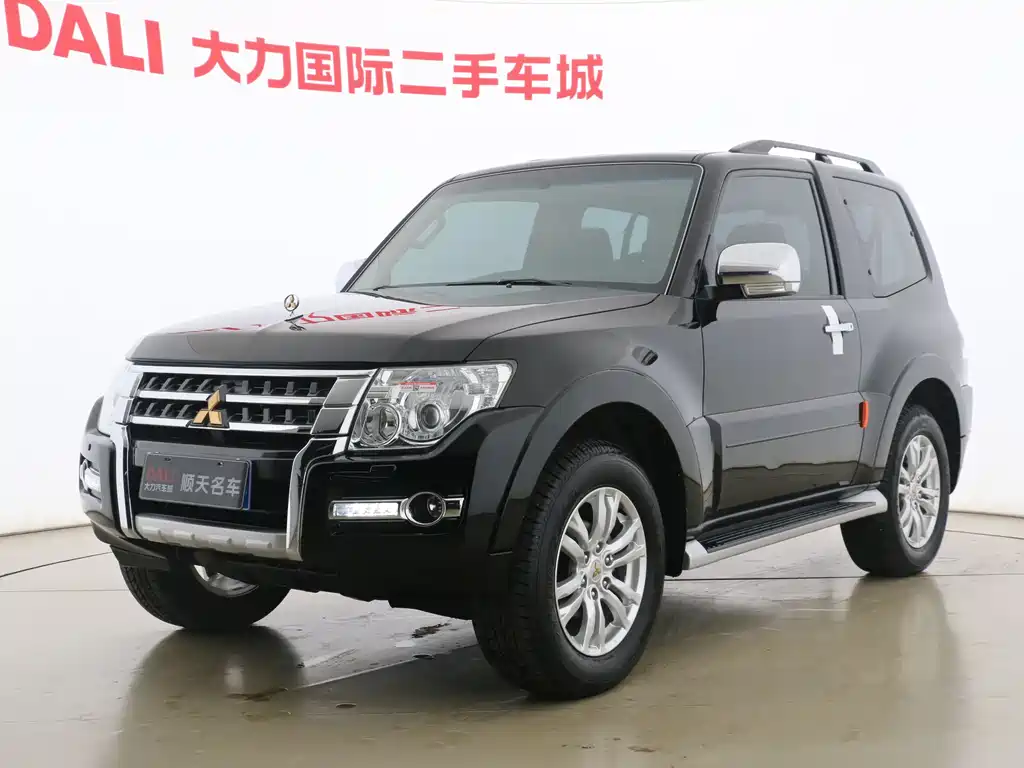 Mitsubishi V87 2018 3.8L