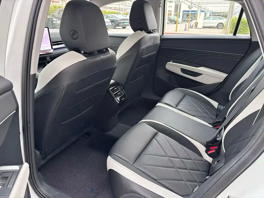 Volkswagen Sagitar — миниатюра 5
