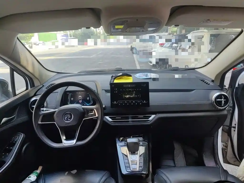 BYD Yuan EV — миниатюра 6